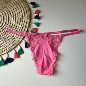 Victoria's Secret Dream Angels Lace Trim V-String Panty Tickled Pink Medium NEW